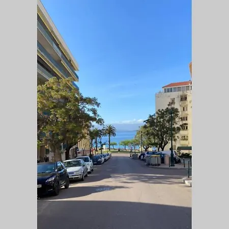Trottel Balcony Apartment: Retreat With Wi-fi And Parking