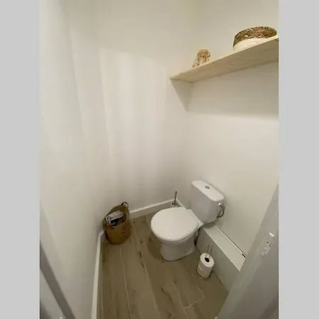 Magnifique T2 Neuf 40m2 Avec Balcon Au Trottel 4 Couchages Wifi Clim Parking A Pieds 100m 아파트 *